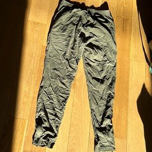 Lulu Lemon - olive Green stretch waist band loose ankle